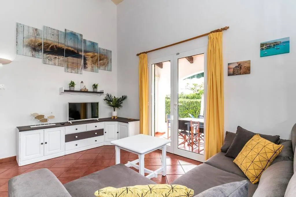 Villa Lola, Seaviews, Private Pool & Lush Yard 0*, Cala'N Bosch (Menorca) Spain